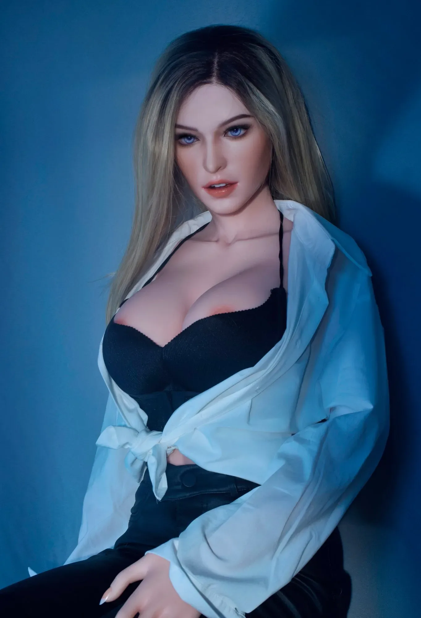 Elsa Babe 165cm/5ft5 - Silicone Sex Doll 
 Tyler Grande view 2